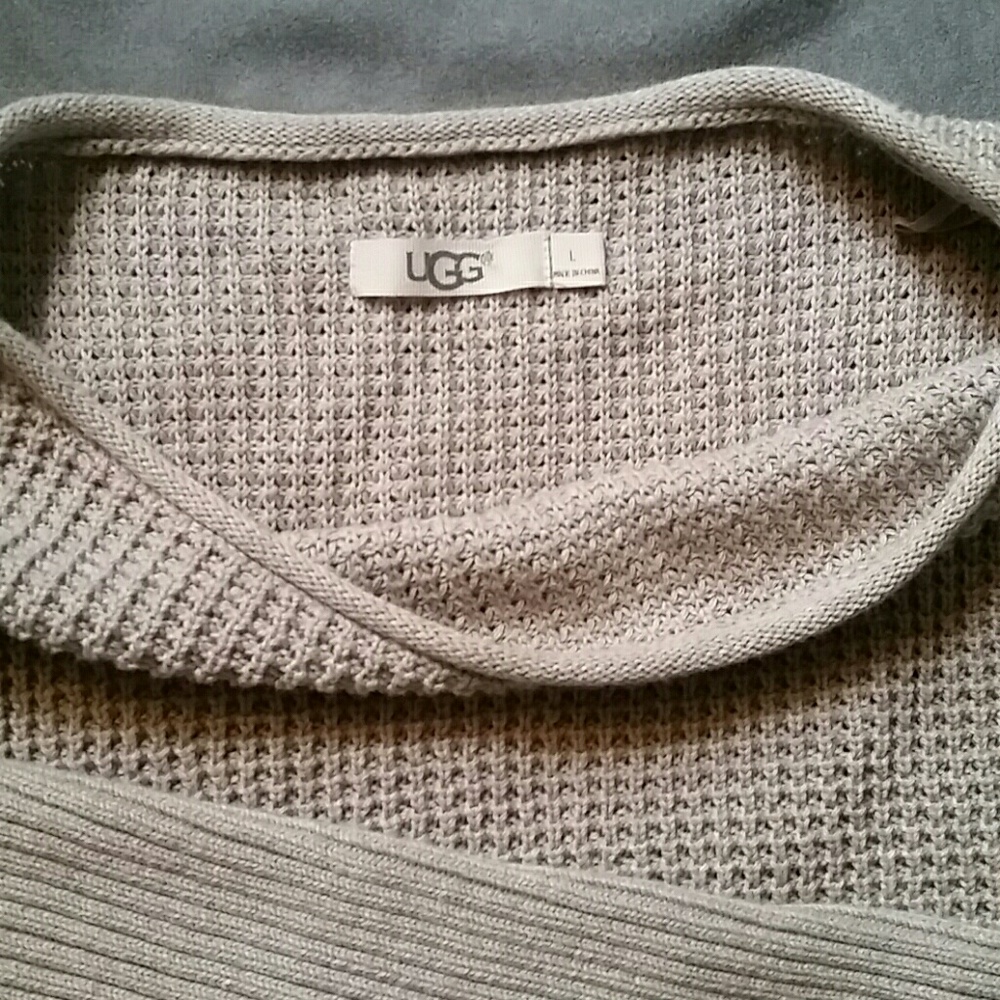 Ugg sweater size L